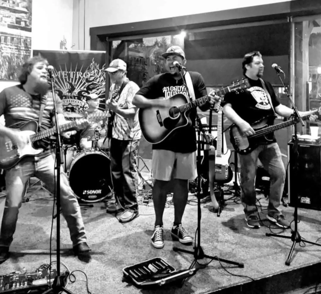 Metro Jethros performing live